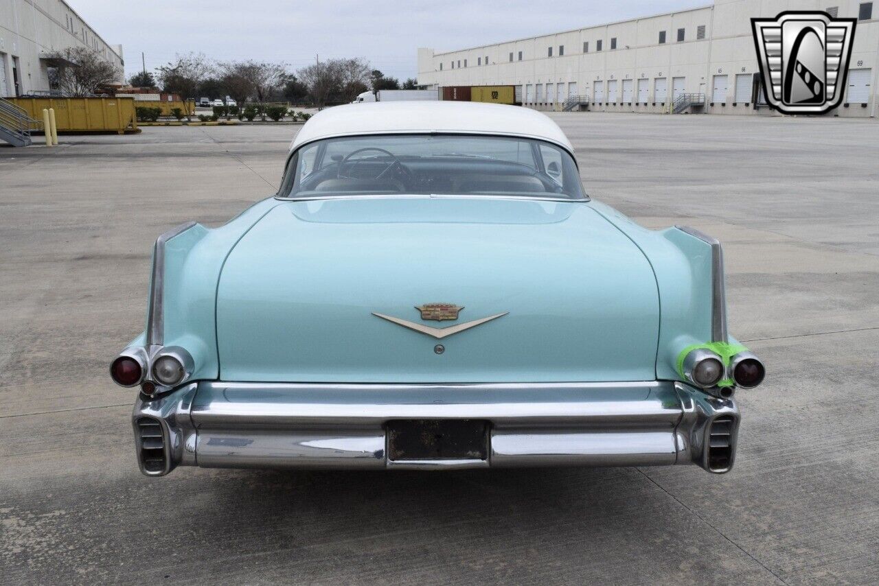 Cadillac-Series-62-Coupe-1957-Teal-White-100986-3