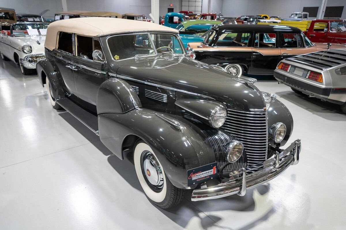 Cadillac-Series-75-Cabriolet-1940-Gray-Gray-142234-6