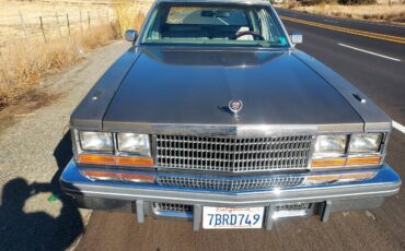 Cadillac-Seville-1978-silver-777290-4