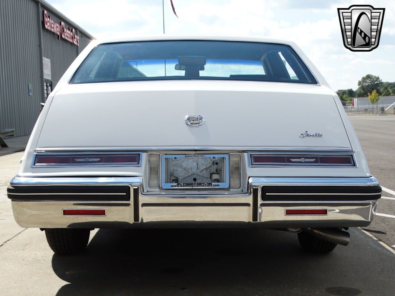 Cadillac-Seville-1985-White-Red-103717-6