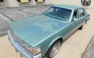 Cadillac-Seville-Berline-1977-Green-Green-90719-2