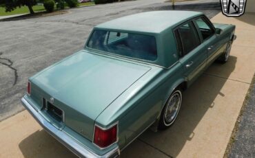 Cadillac-Seville-Berline-1977-Green-Green-90719-4