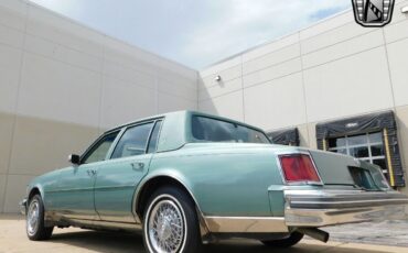 Cadillac-Seville-Berline-1977-Green-Green-90719-8