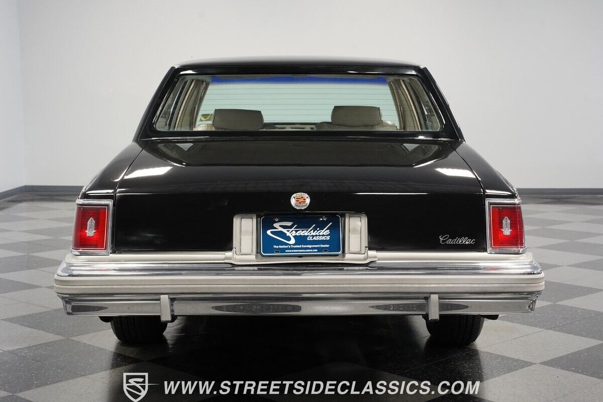 Cadillac-Seville-Berline-1978-Black-Gray-186331-10