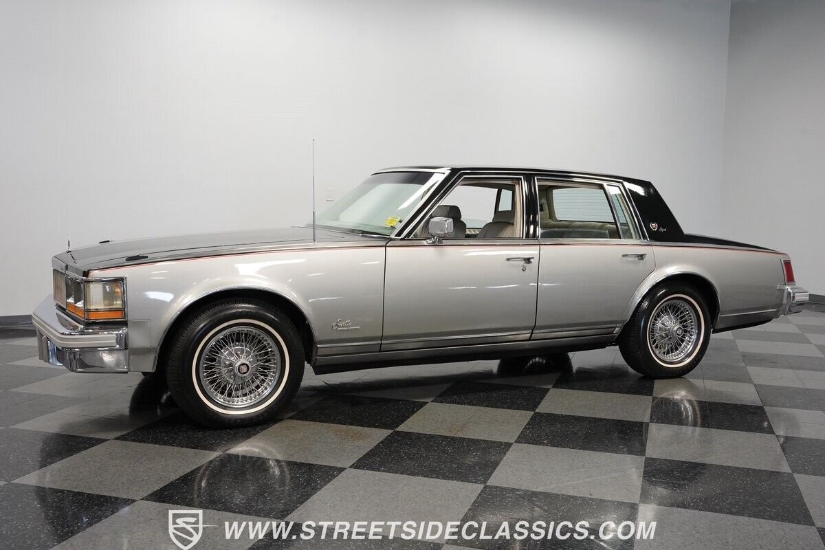 Cadillac-Seville-Berline-1978-Black-Gray-186331-6