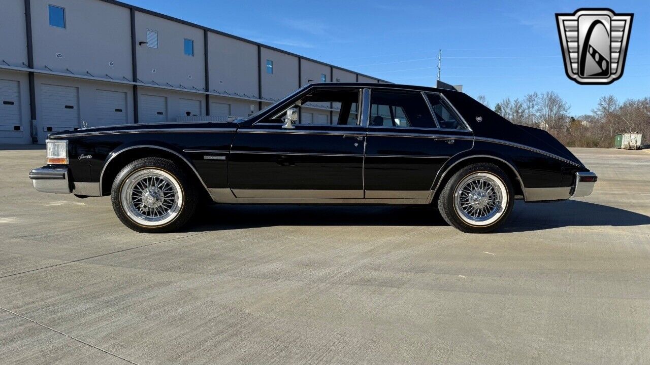 Cadillac-Seville-Berline-1983-Black-Black-93018-3