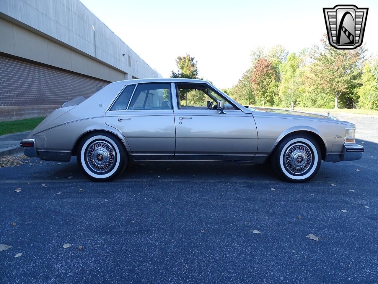 Cadillac-Seville-Berline-1985-Sandstone-Sandstone-118126-7