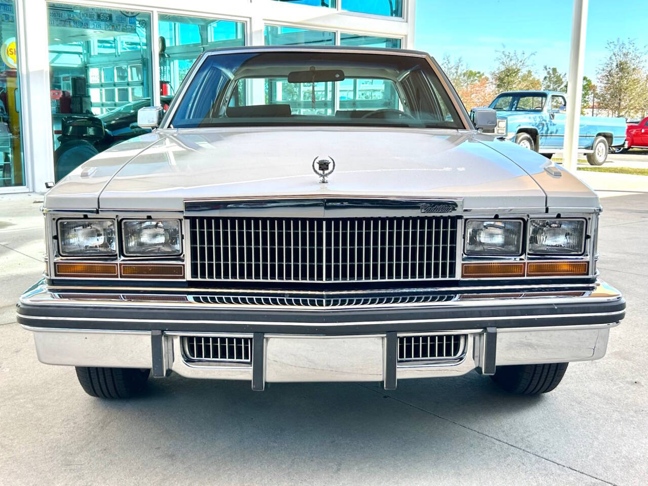 Cadillac-Seville-Cabriolet-1979-White-Blue-41864-1