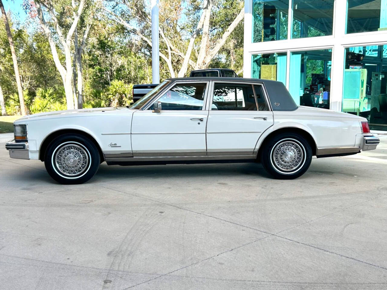 Cadillac-Seville-Cabriolet-1979-White-Blue-41864-10