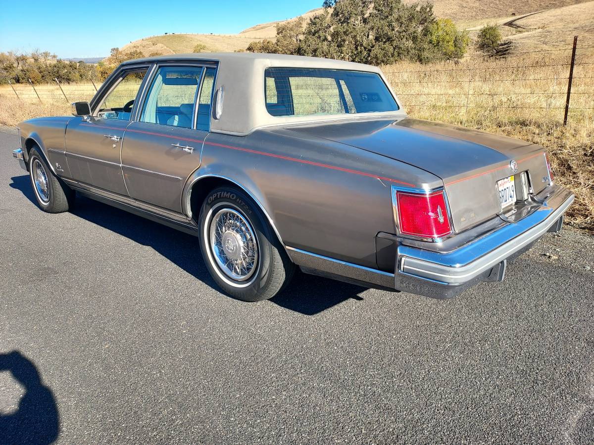 Cadillac-Seville-sls-1978-silver-94515-1