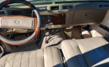 Cadillac-Seville-sls-1978-silver-94515-10