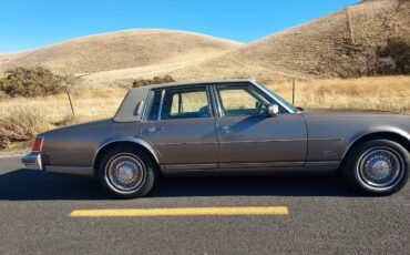 Cadillac-Seville-sls-1978-silver-94515-2