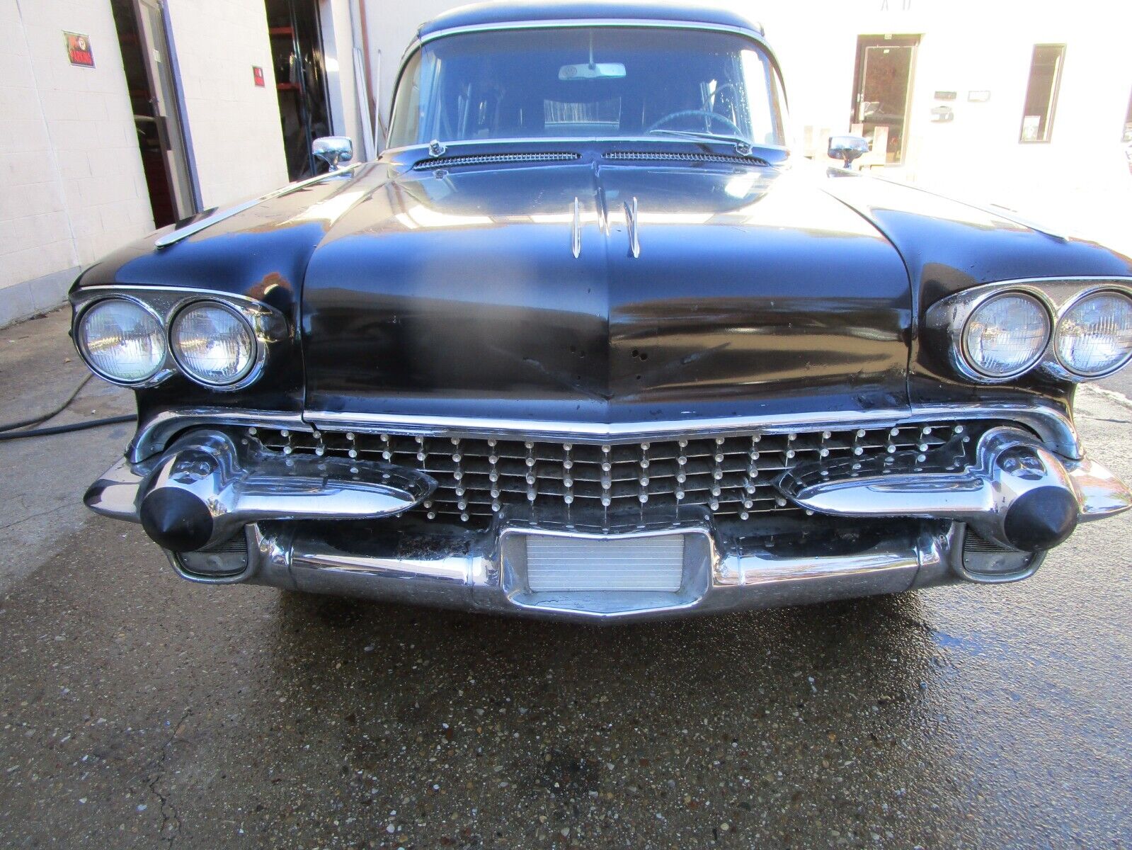 Cadillac-Superior-1958-Black-Blue-80467-2