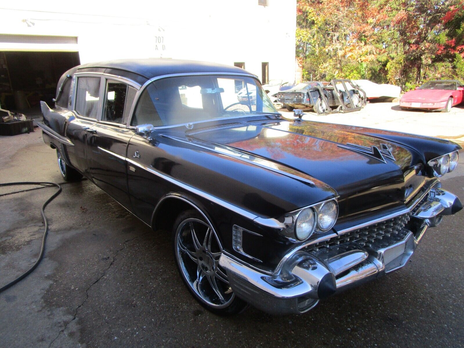 Cadillac-Superior-1958-Black-Blue-80467-3