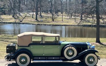 Cadillac-V-16-1930-Black-Beige-0-2