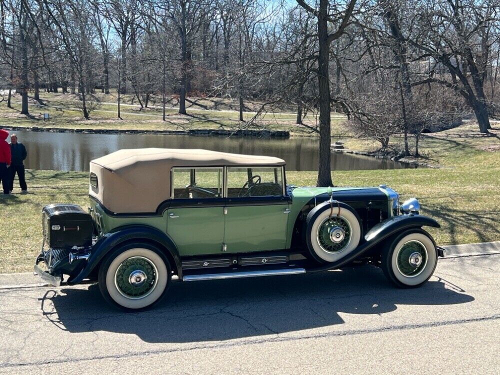 Cadillac-V-16-1930-Black-Beige-0-5