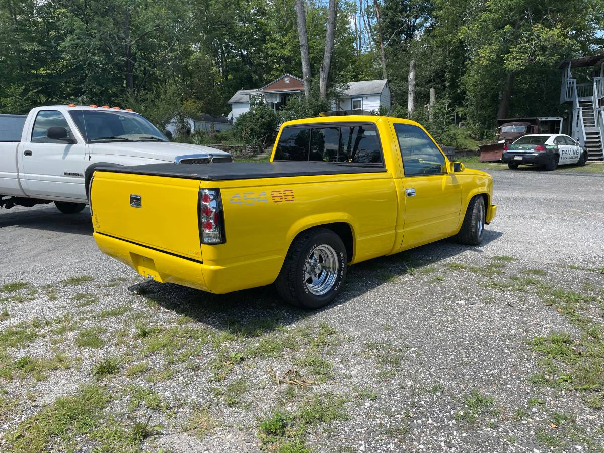 Chevrolet-1500-1986-yellow-138403-1