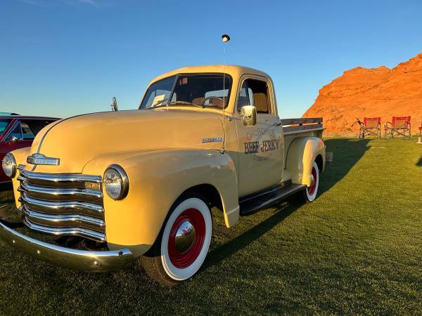 Chevrolet-1952-yellow-3141-3