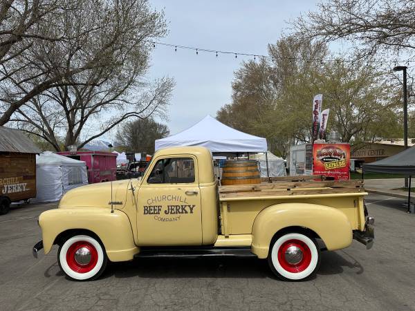 Chevrolet-1952-yellow-3141-4