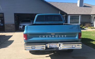 Chevrolet-1975-blue-125348-3