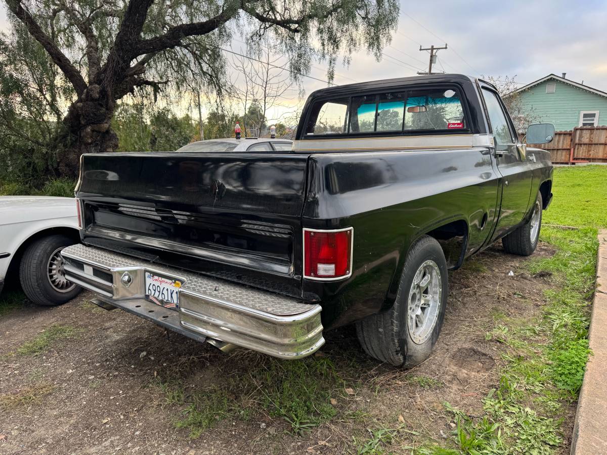 Chevrolet-1977-black-1609-2