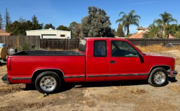 Chevrolet-1995-red-419334-3