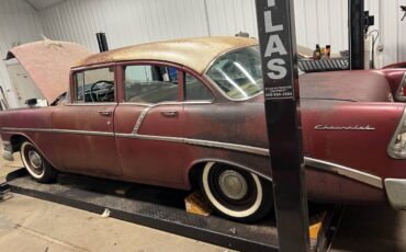 Chevrolet-210-sedan-1956-red-49890-15