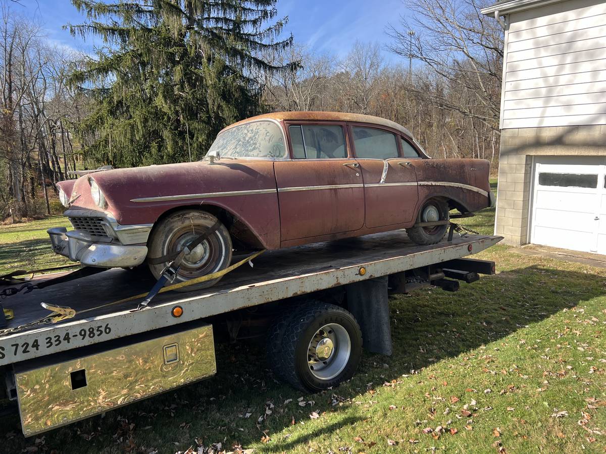 Chevrolet-210-sedan-1956-red-49890-2