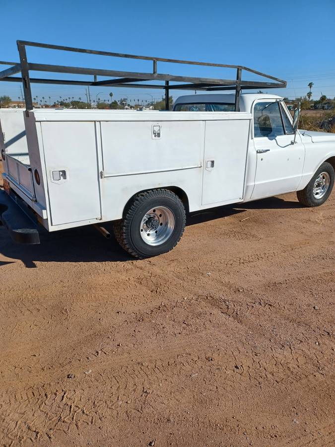 Chevrolet-2500-1969-white-184356-5