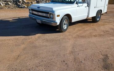 Chevrolet-2500-1969-white-184356-6