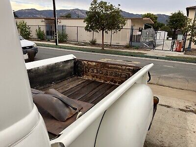 Chevrolet-3100-1951-White-107345-15