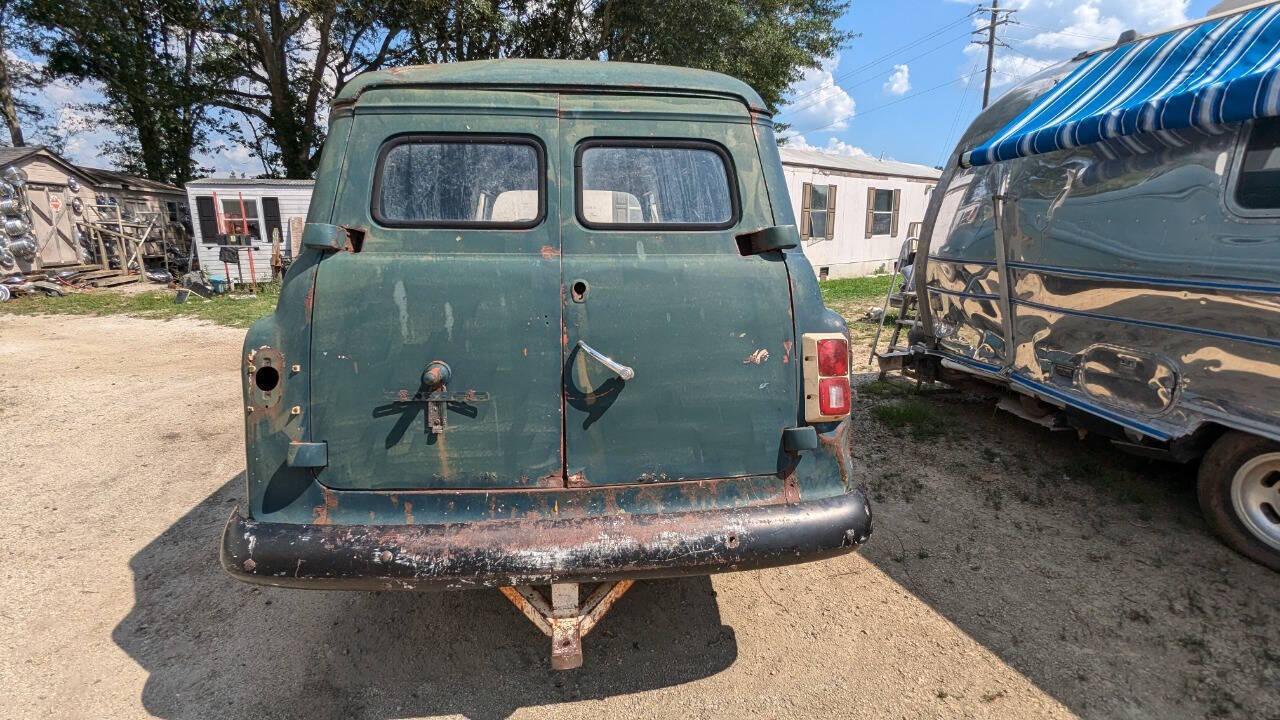 Chevrolet-3800-Break-1957-Green-Green-159509-4