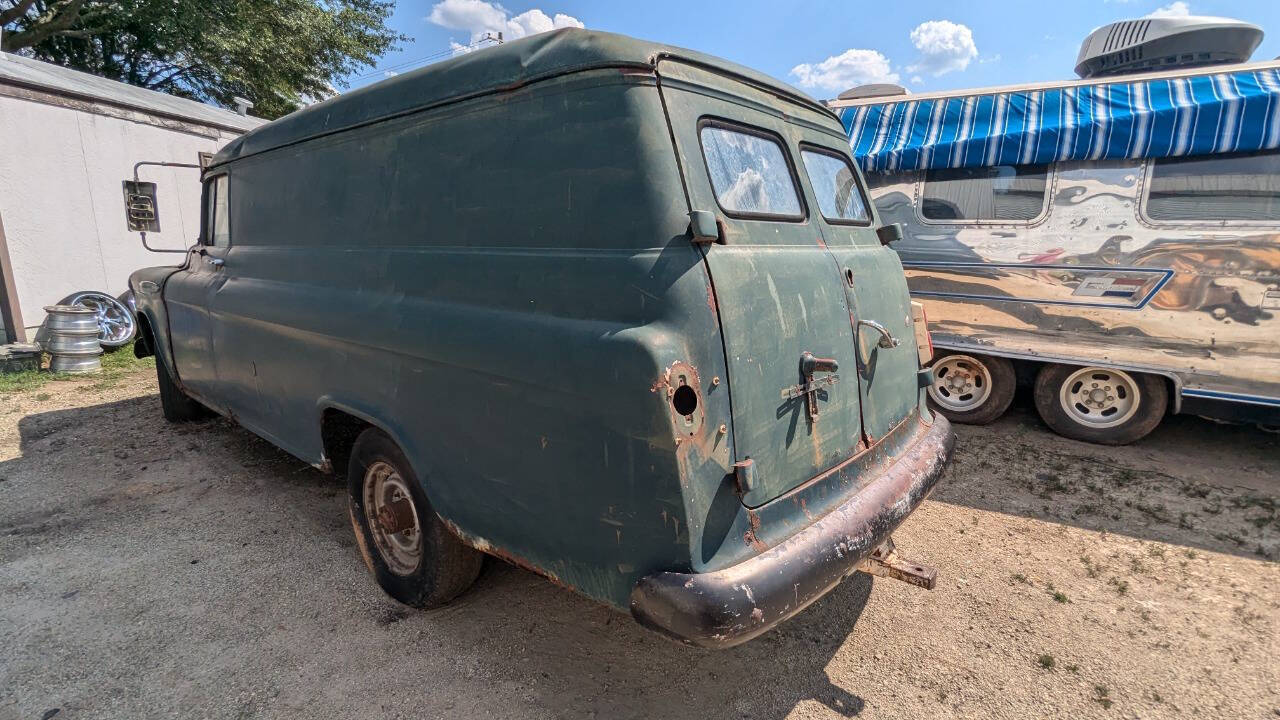 Chevrolet-3800-Break-1957-Green-Green-159509-5