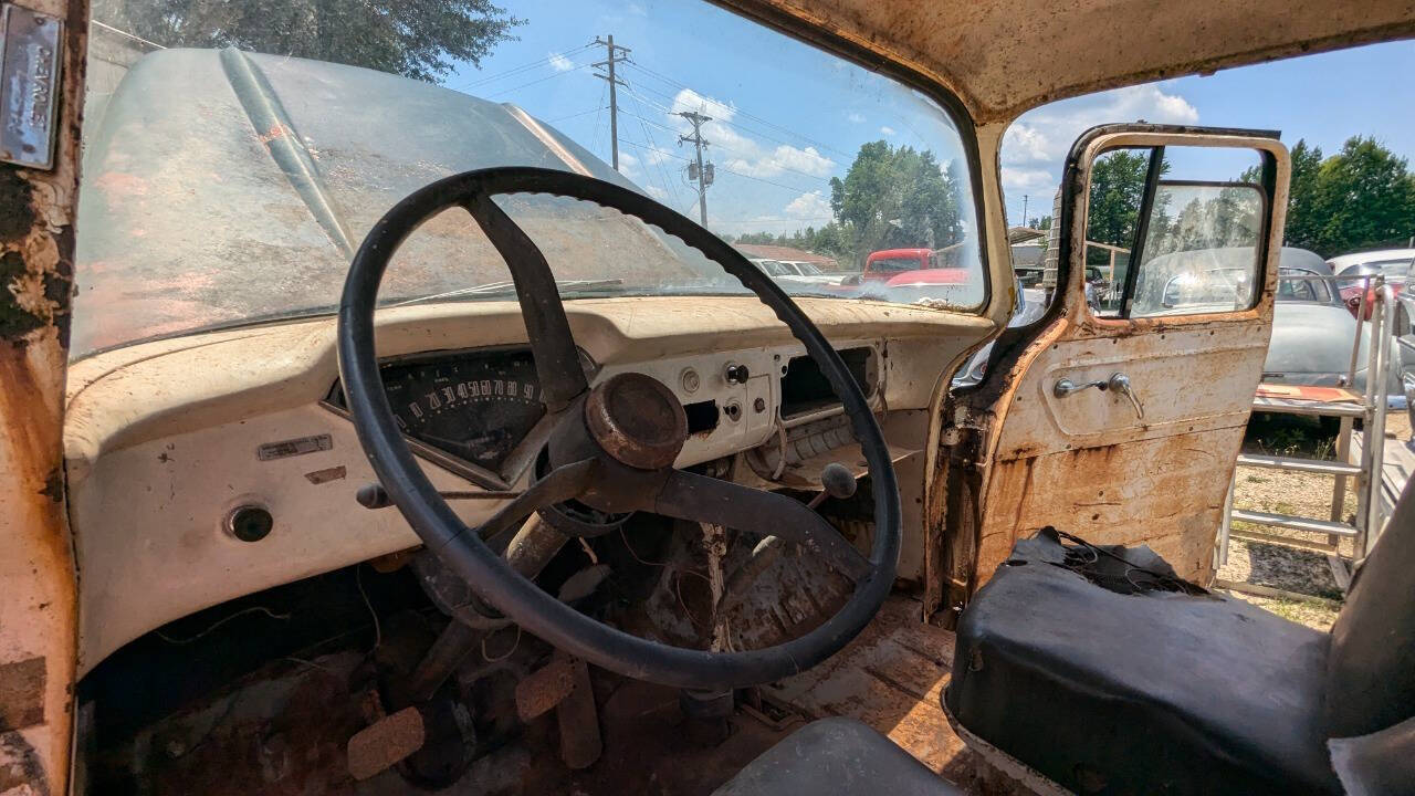 Chevrolet-3800-Break-1957-Green-Green-159509-9