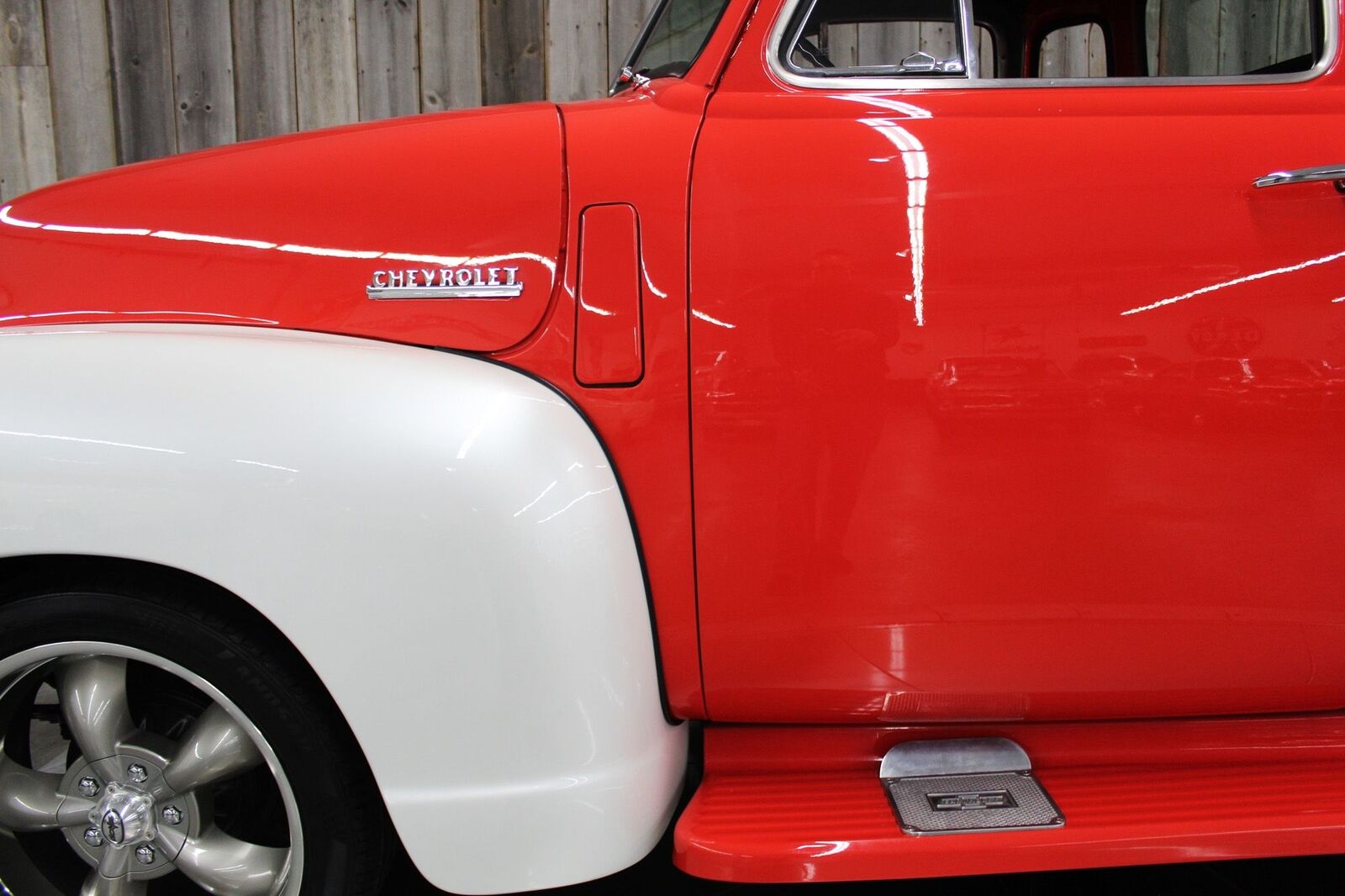 Chevrolet-5-Window-1949-Red-Black-0-13