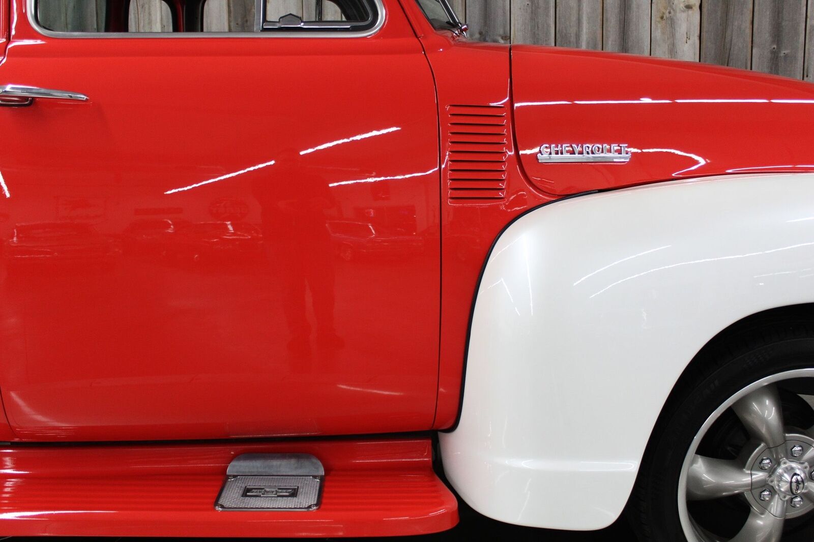 Chevrolet-5-Window-1949-Red-Black-0-15