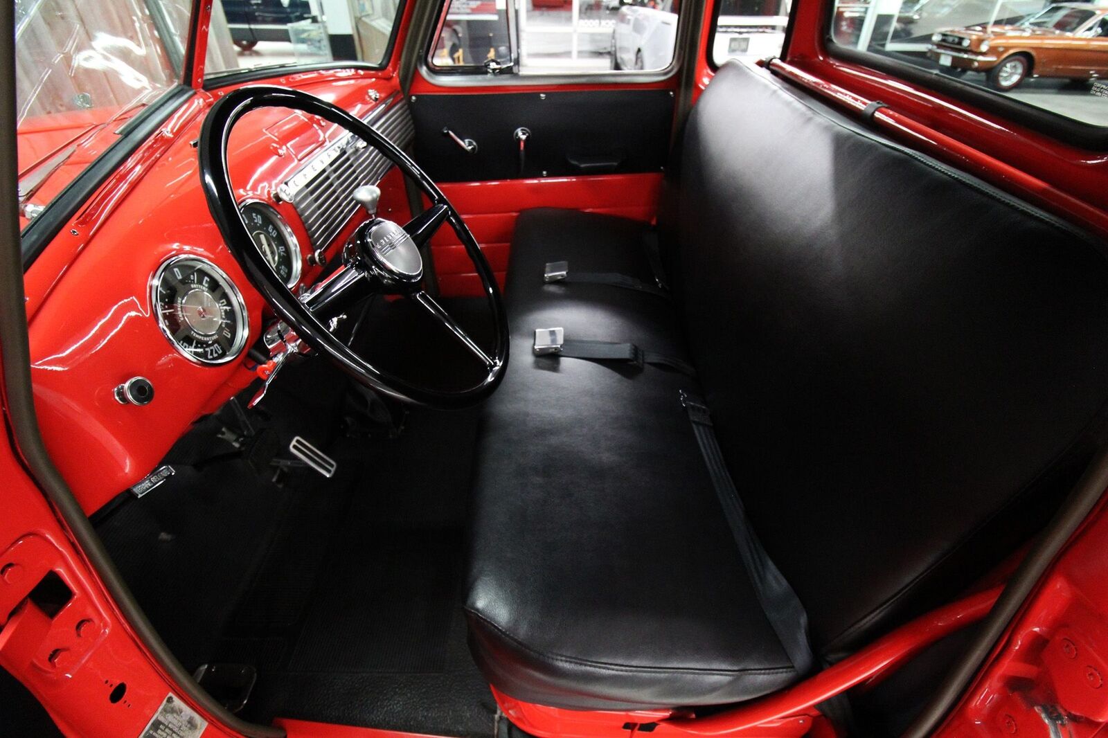 Chevrolet-5-Window-1949-Red-Black-0-29