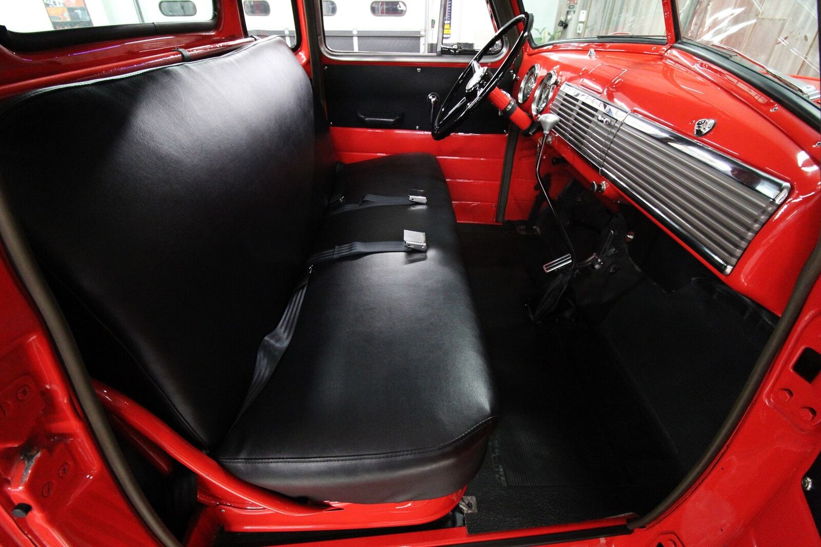 Chevrolet-5-Window-1949-Red-Black-0-30