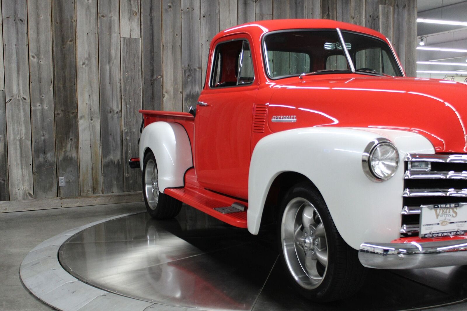 Chevrolet-5-Window-1949-Red-Black-0-8