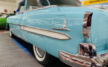 Chevrolet-Bel-Air150210-1954-Blue-White-142305-25