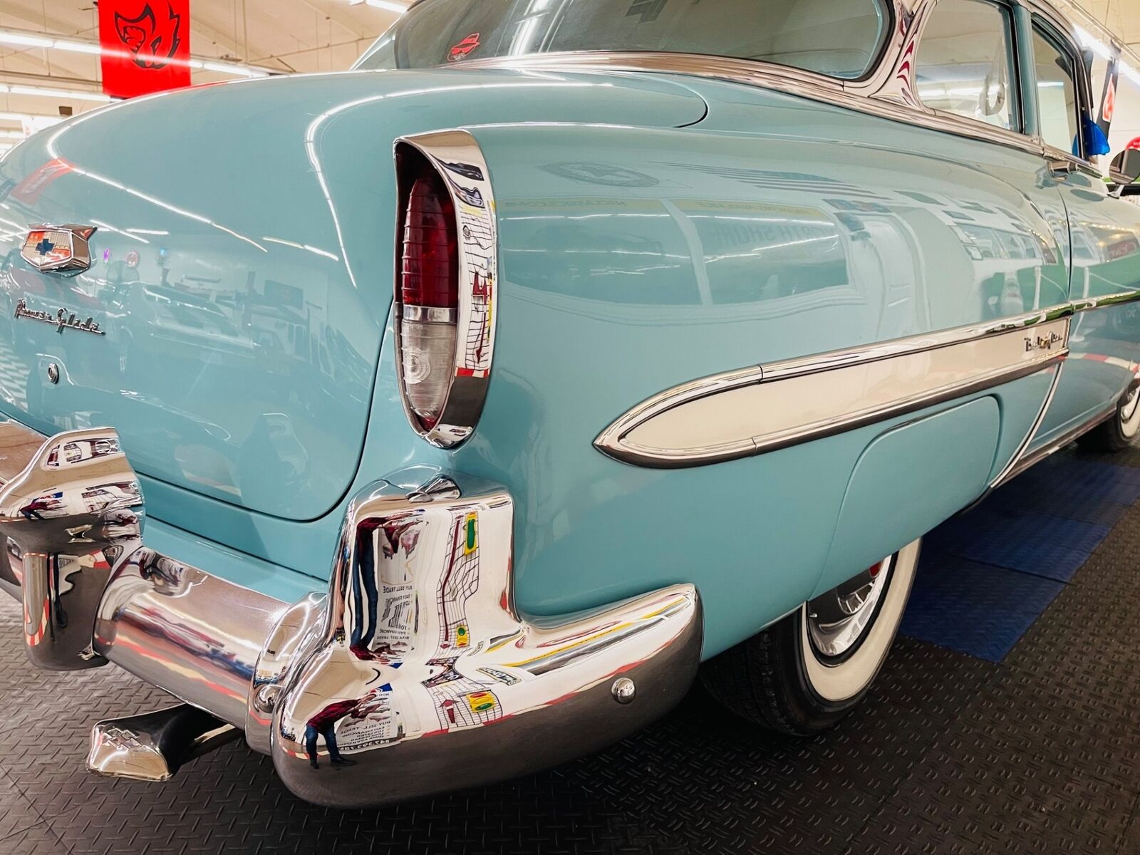 Chevrolet-Bel-Air150210-1954-Blue-White-142305-31