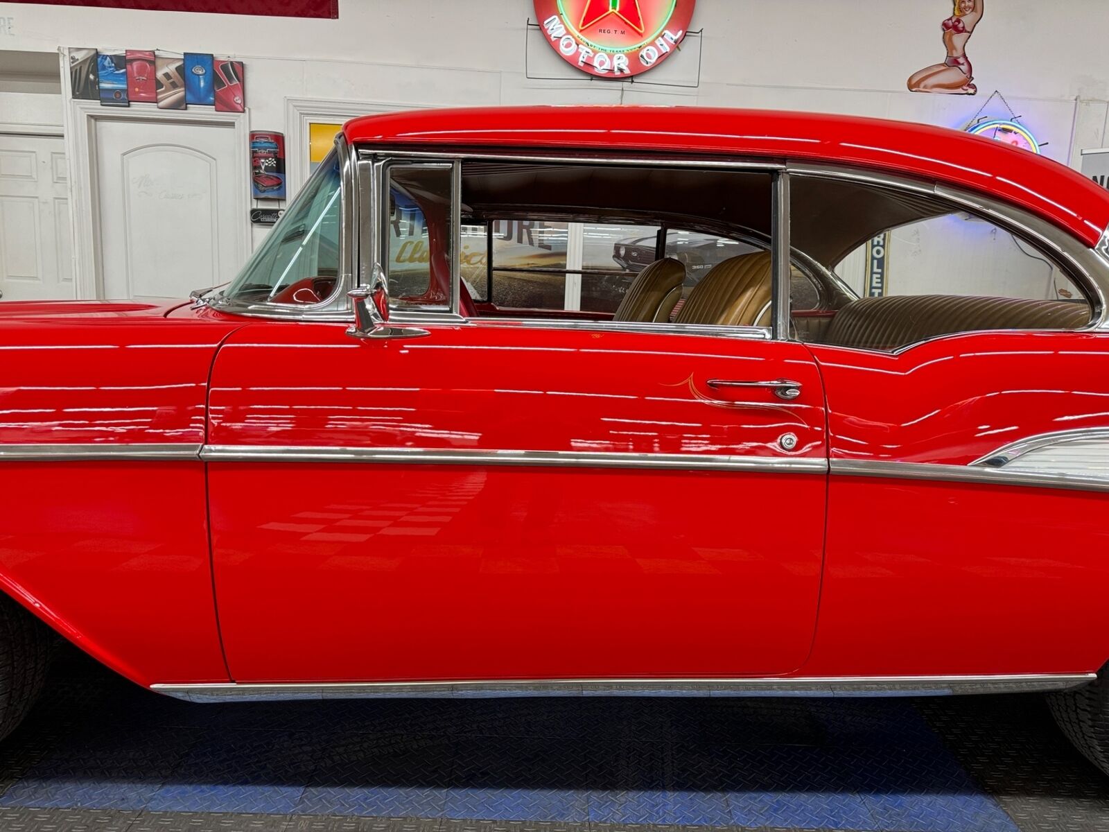 Chevrolet-Bel-Air150210-1957-Red-Tan-3653-24