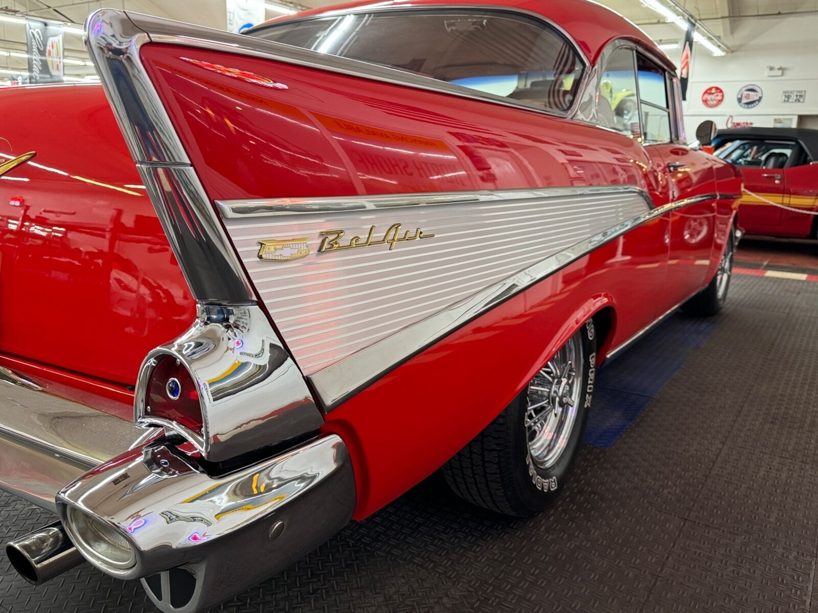 Chevrolet-Bel-Air150210-1957-Red-Tan-3653-32