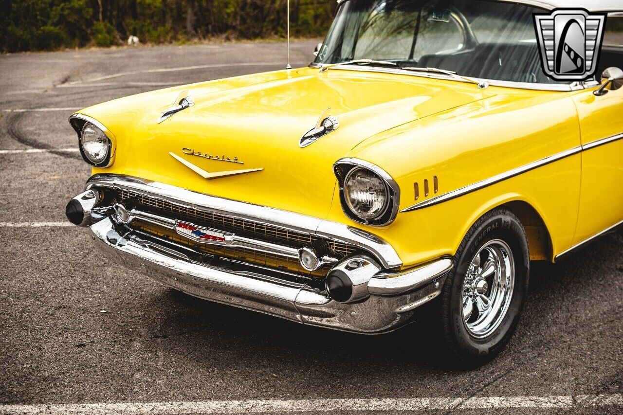 Chevrolet-Bel-Air150210-1957-Yellow-Black-4020-10