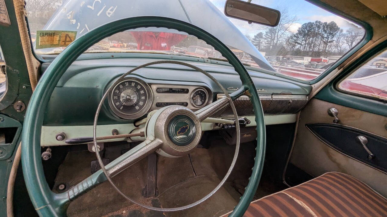 Chevrolet-Bel-Air150210-Berline-1953-Green-Tan-137493-10