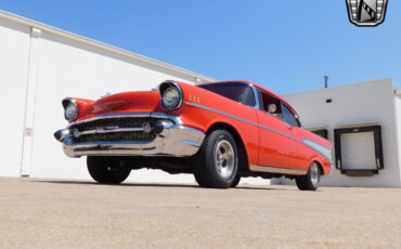 Chevrolet-Bel-Air150210-Berline-1957-Orange-Red-36323-5