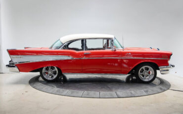 Chevrolet-Bel-Air150210-Berline-1957-Red-Black-632-1