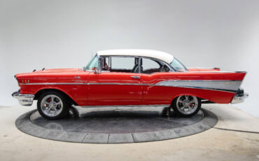 Chevrolet-Bel-Air150210-Berline-1957-Red-Black-632-2