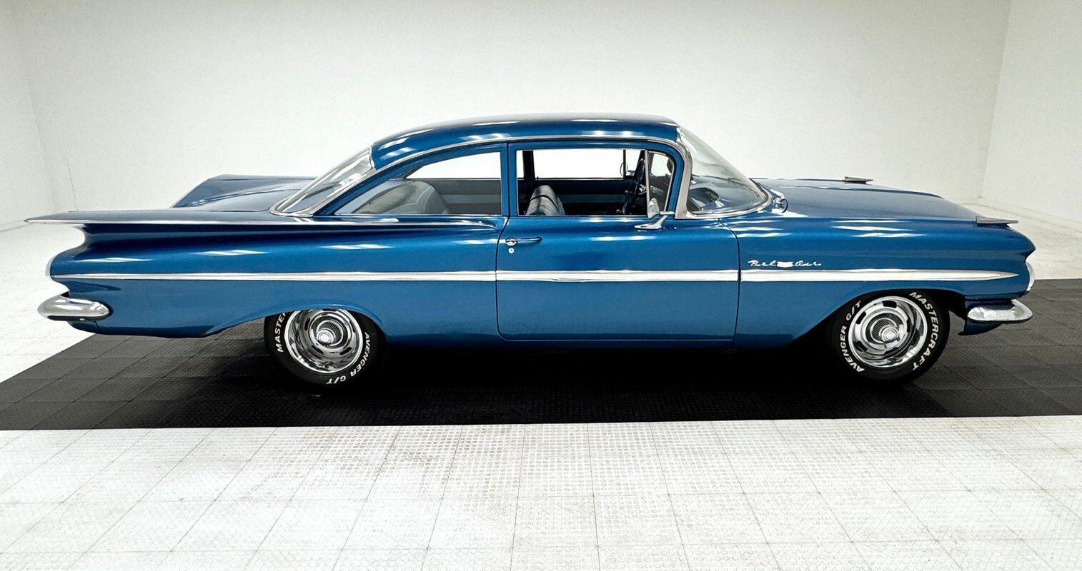 Chevrolet-Bel-Air150210-Berline-1959-Blue-Blue-64372-5