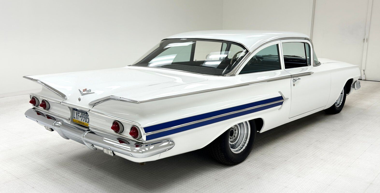 Chevrolet-Bel-Air150210-Berline-1960-White-Blue-37293-4